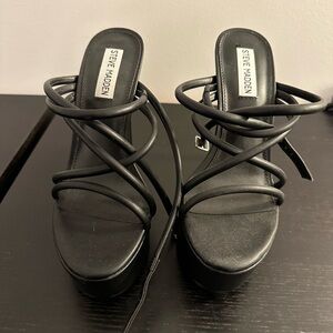 **NEW** STEVE MADDEN Missy Black Sandals - 8US